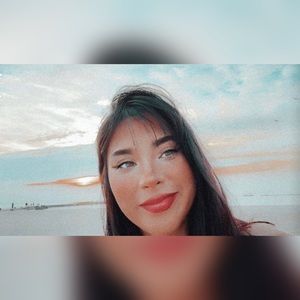 Meet your Posher, Synthia